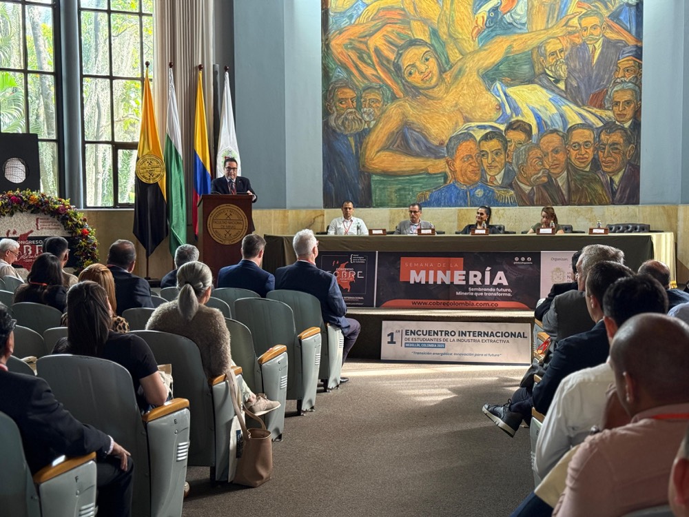 Semana de la Minería 2025, panel de estudiantes
